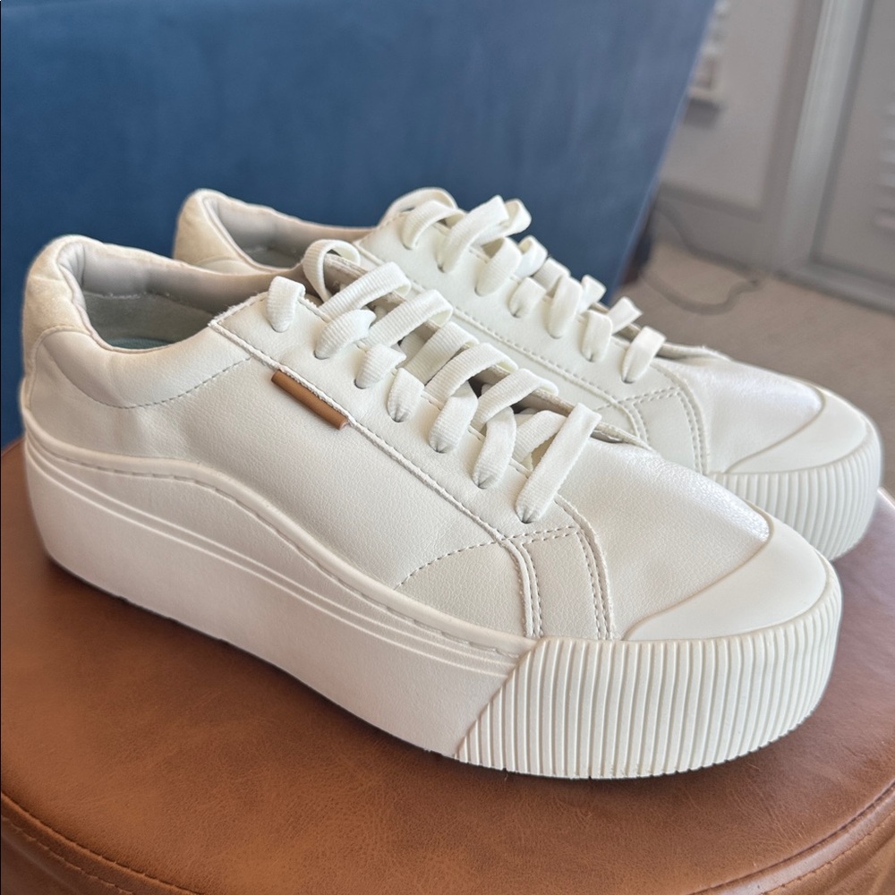 Dr. Scholl’s Time Off Max Platform White Sneaker 6.5